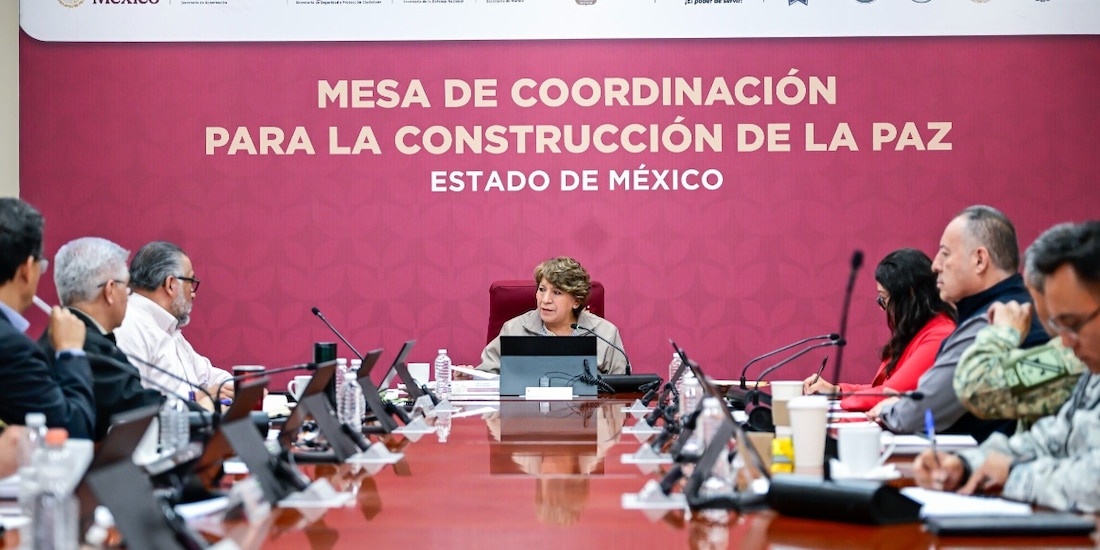 La gobernadora del Estado de México, Delfina Gómez Álvarez, ayer, al encabezar la Mesa de Paz.
