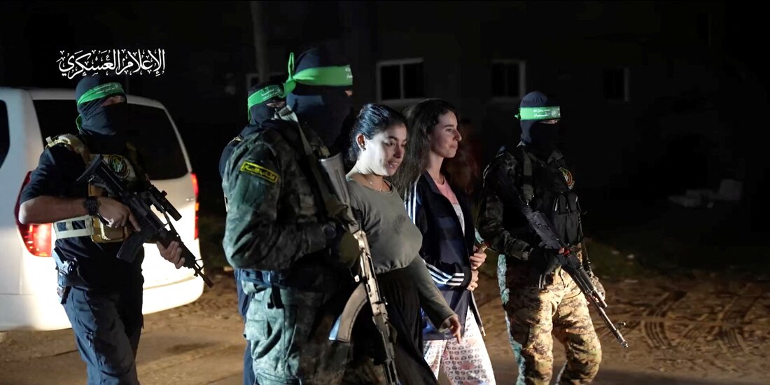 Ilana Gritzewsky, ayer tras ser entregada a la Cruz Roja por el grupo terrorista.