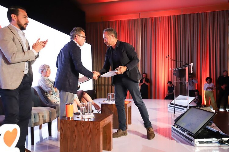 Así como la ampliación de los Centros Colmena y Centros de Autismo.