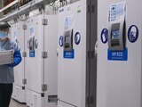 Cajas de ultracongelación para conservar la vacuna.