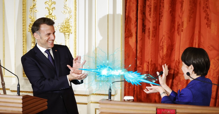 'Kamehameha' entre presidente de Francia y primera ministra de Japón
