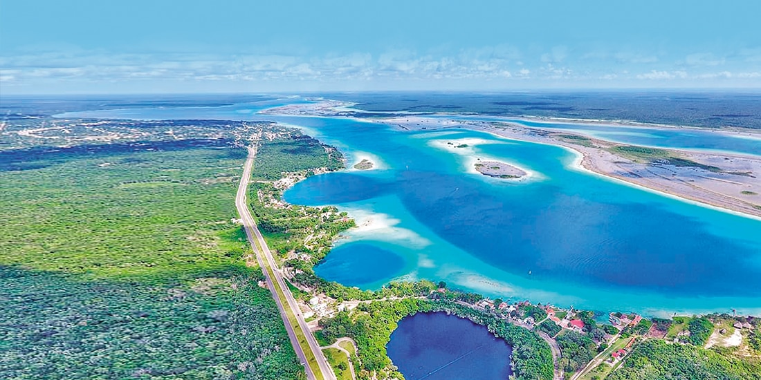 Hermosa vista de la laguna de Bacalar.