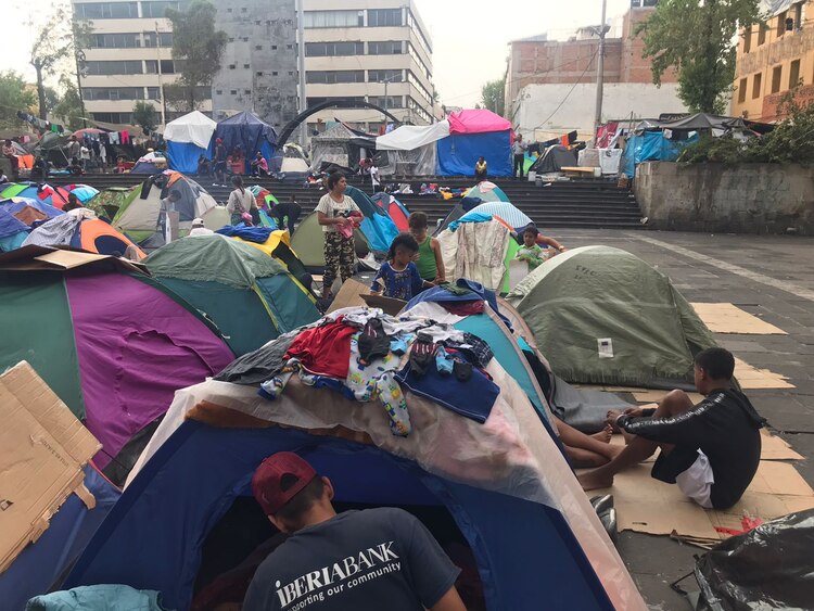 Casas de campaña de migrantes.
