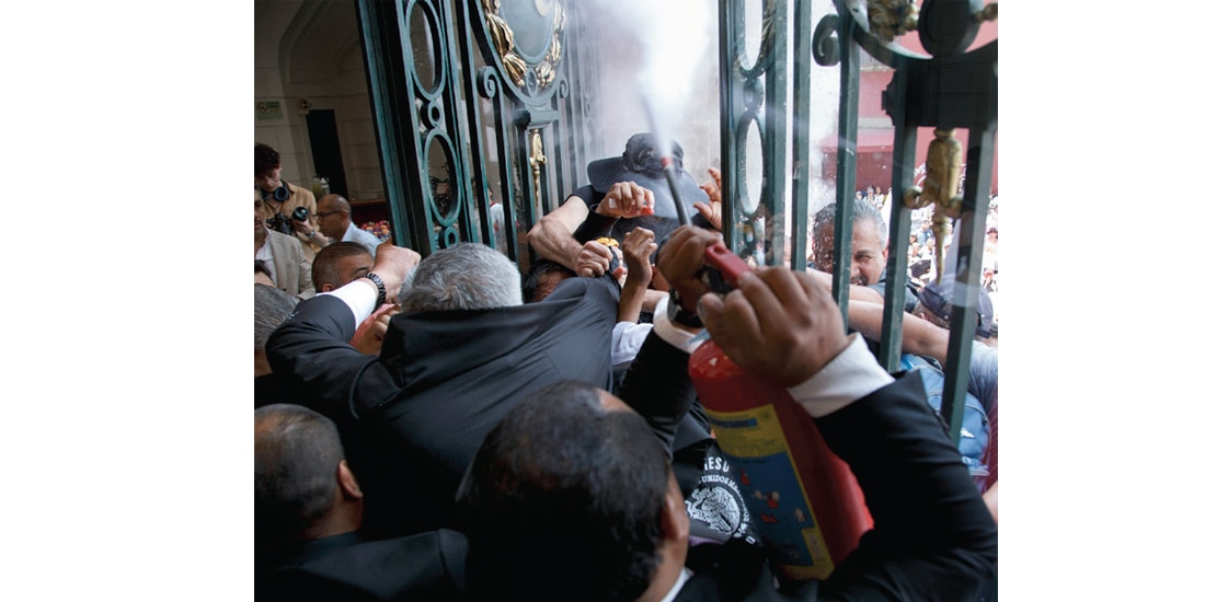 Choque, ayer, en el Congreso de la CDMX