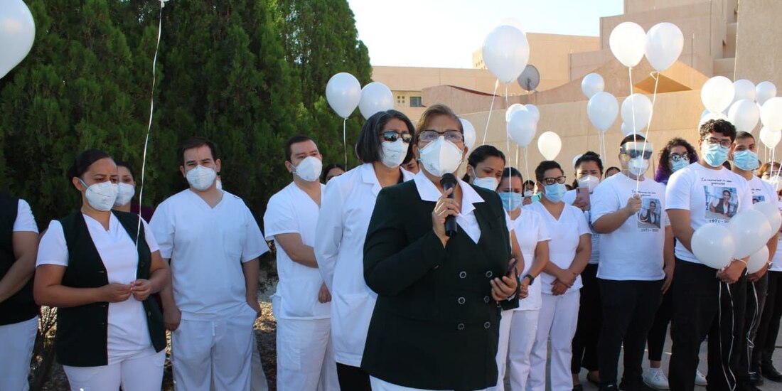 Homenaje a una enfermera que murió por coronavirus en Ciudad Juárez.