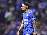Gabriel 'Toro' Fernández lamenta una acción en el duelo entre Cruz Azul y Pachuca.