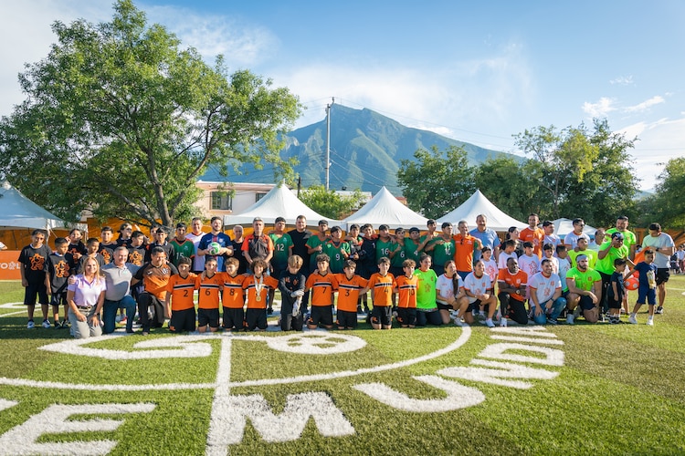 Además de los campos deportivos, la administración estatal anunció la construcción de 30 nuevas escuelas y cinco preparatorias este año.