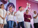 Julio Menchaca Salazar, luego de varios años de abandono de los gobiernos anteriores, visitó los municipios serranos de Pacula y Jacala de Ledezma,