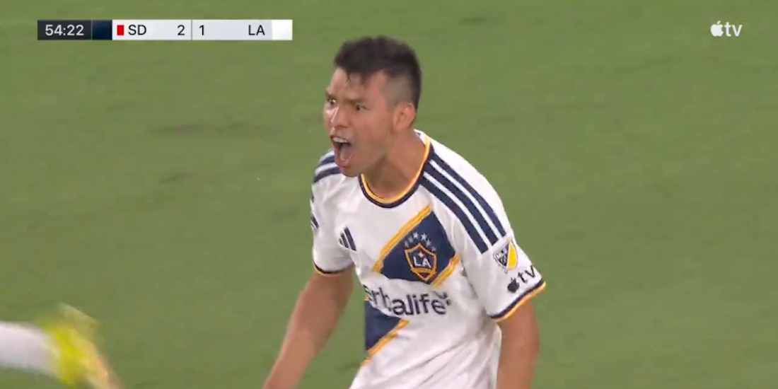 Chucky Lozano marcó su primer gol con el LA Galaxy.