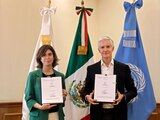 Belén Sanz, representante de ONU-Mujeres, y Alfredo Del Mazo, ayer.