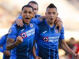 Jugadores de Cruz Azul festejan un gol en el Torneo Grita México Apertura 2021 de la Liga MX.