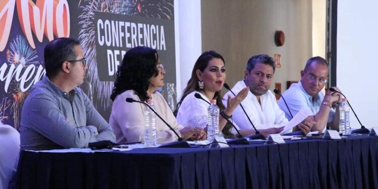 “Para nosotros no nos queda duda que será una noche mágica, en la que vamos a recibir un 2023 de oportunidades", señaló la gobernadora.