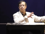 El expresidente de Colombia Gustavo Petro, ayer, en encuentro con estudiantes.