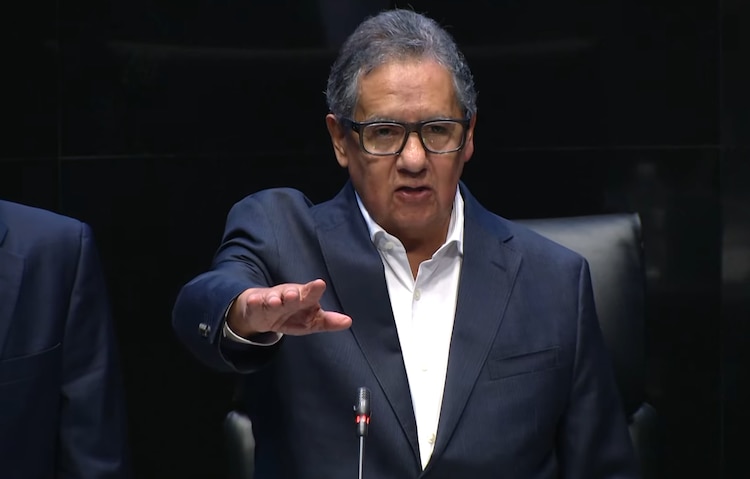 El senador Higinio Martínez al rendir protesta como presidente del Senado, el 31 de agosto de 2026.