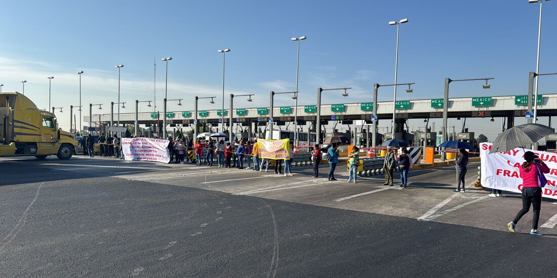 El bloqueo en Ojo de Agua, en la México-Pachuca, se mantiene al momento.