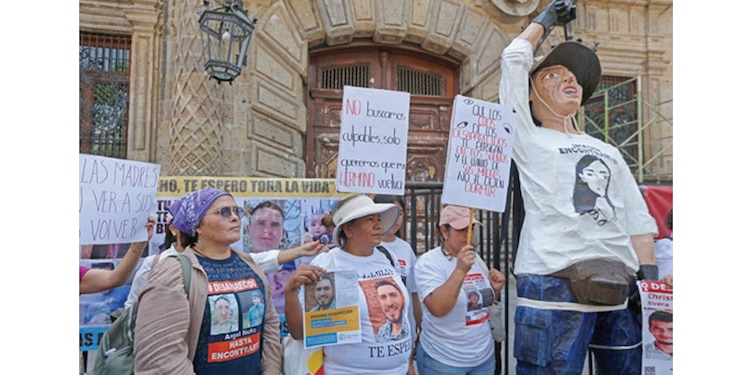 En Guadalajara se manifestaron a las afueras de Palacio de Gobierno.
