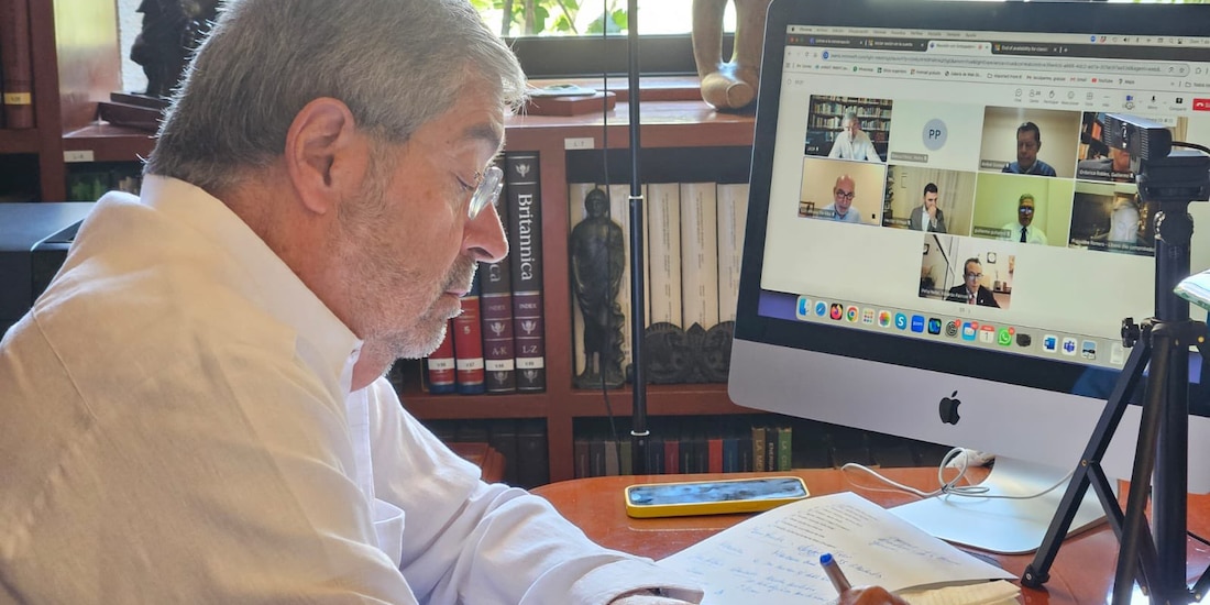 Canciller Juan Ramón de la Fuente sostiene reunión virtual con embajadores en la región del Medio Oriente.