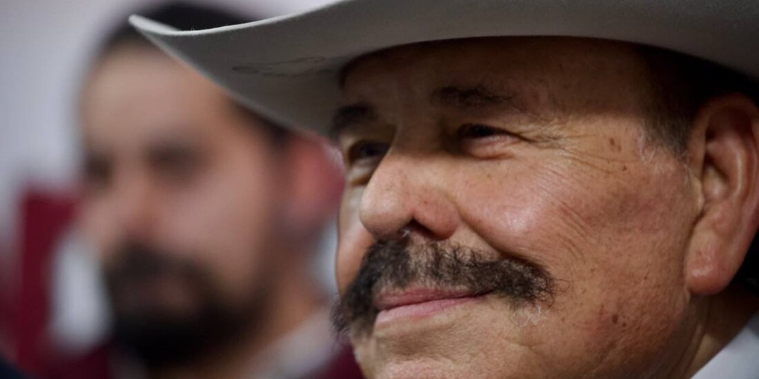 El precandidato de Morena al gobierno de Coahuila, Armando Guadiana Tijerina dejó entrever que pondría a alguien para que lo supla las últimas horas de la precampaña.