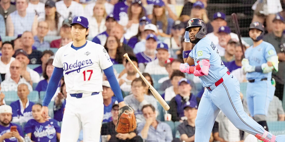 Guerrero Jr. observa a Ohtani como ve la pelota decepcionado, aye, en la SM.