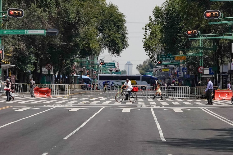 Bloqueo de estudiantes de la Escuela Rural de Tetela Puebla sobre Avenida Eje Central al cruce con Avenida Juárez, en días pasados