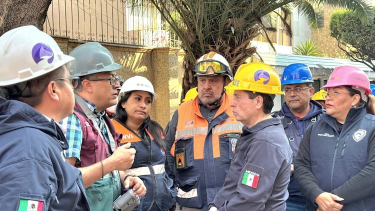 Alcalde Giovani Gutiérrez garantiza apoyo de la alcaldía Coyoacán a damnificados por explosión.