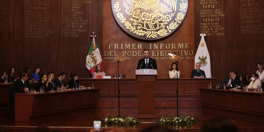 Durante su primer informe de gobierno, el gobernador de Querétaro, Mauricio Kuri, le deseó al Presidente López Obrador que le vaya bien "porque así le va bien a México"