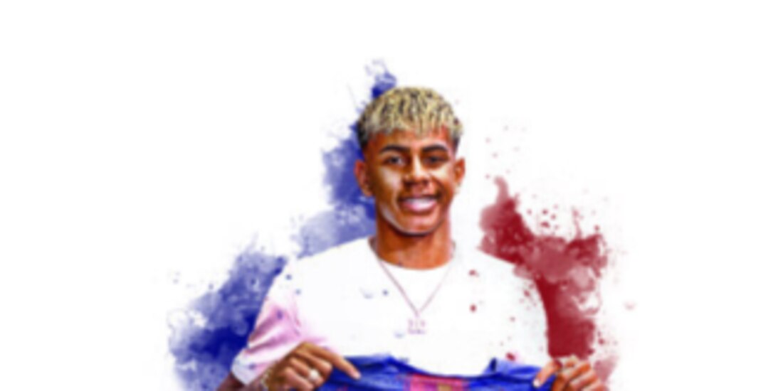 Lamine Yamal posa con el jersey del
Barcelona, ayer.