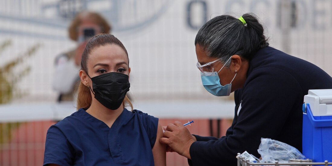 Enrique Alfaro pidió a doctores, doctoras, enfermeros y enfermeras, estar atento a las redes sociales de las autoridades ya que se avisará en cuanto el Gobierno federal decida reiniciar el programa.