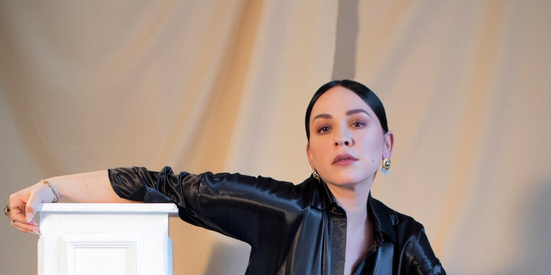 La intérprete posa en una sesión para difundir su concierto.