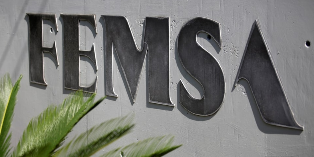 El logo de Coca-Cola FEMSA.