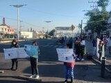 Manifestantes bloquean la México-Pachuca a la altura de Tecamac.