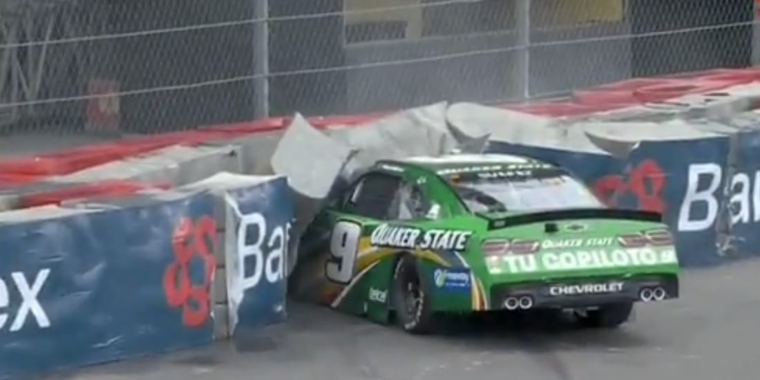 Daniel Suárez tiene un escalofriante choque en NASCAR Mexico City; “tuve problemas con los frenos” (VIDEO) - La Razón de México