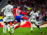 Álvaro Morata anota uno de sus goles en el Derby Madrileño.