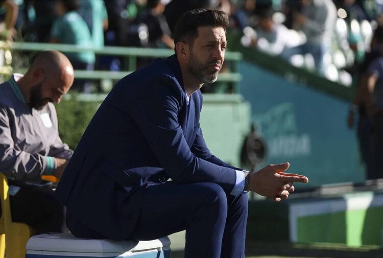 Jorge Bava al frente del Club León como director técnico