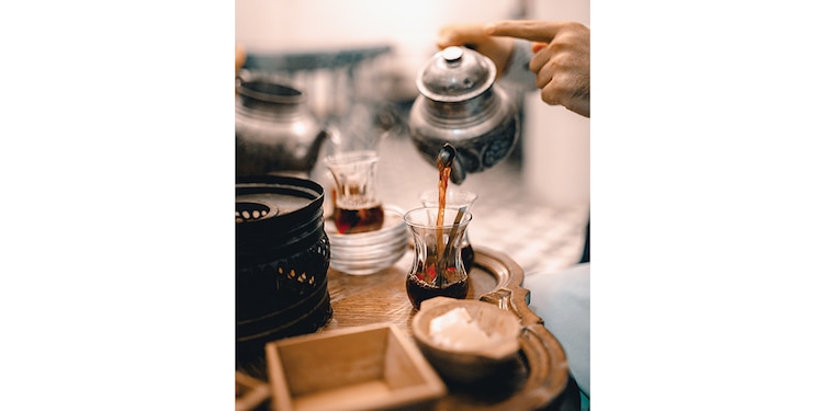 El té verde destaca por sus antioxidantes y beneficios para la salud cardiovascular.