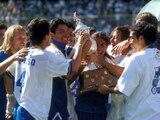 Jugadores de Cruz Azul con el título obtenido en el Invierno 1997 a costa del León.