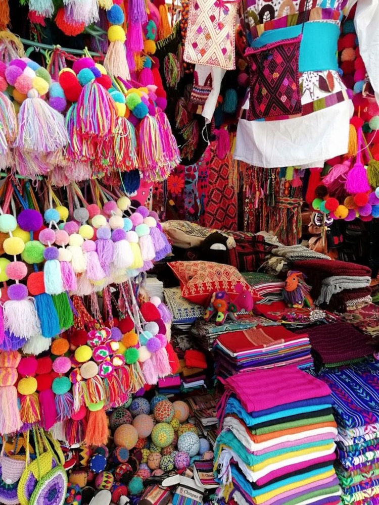 En las artesanías de nuestro país, el rosa mexicano es uno de los elementos de colores más recurrentes.