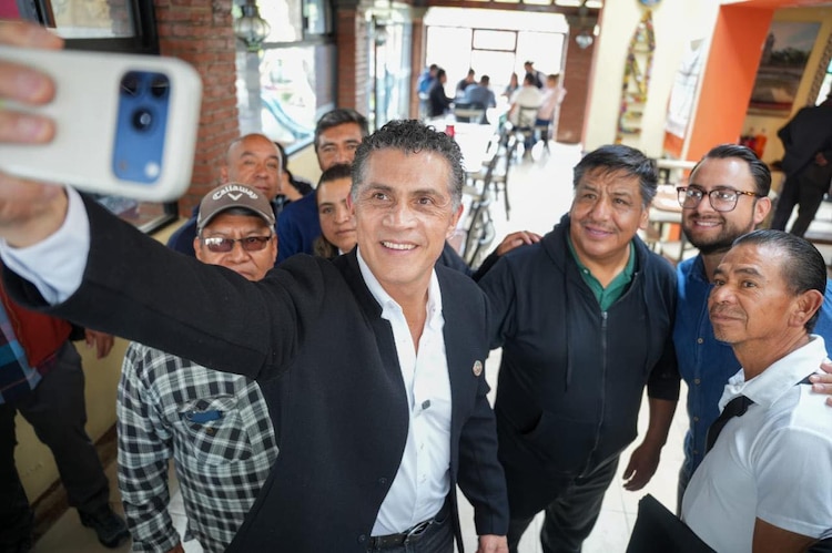 Alfonso Sánchez encabeza encuesta de De las Heras sobre preferencias rumbo a elecciones estatales en Tlaxcala.