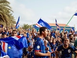 La afición caboverdiana convirtió el regreso del equipo en una auténtica celebración nacional.