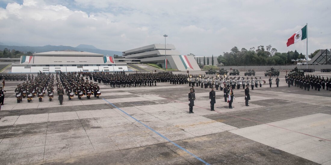 De acuerdo con las primeras investigaciones, el mando se encontraba el sábado en las instalaciones del Heroico Colegio Militar ubicadas en la CDMX.