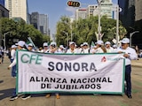 Aspecto de una marcha de jubilados de la CFE, en CDMX.