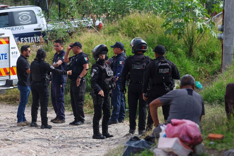 Cuerpos de emergencia al momento de la localización del cuerpo de Hugo Alejandro