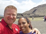 Los turistas Jyothi Lagisetty y Andrew Roseborrough, en su visita a las pirámides de Teotihuacán, Estado de México, el pasado 20 de abril, día del tiroteo.