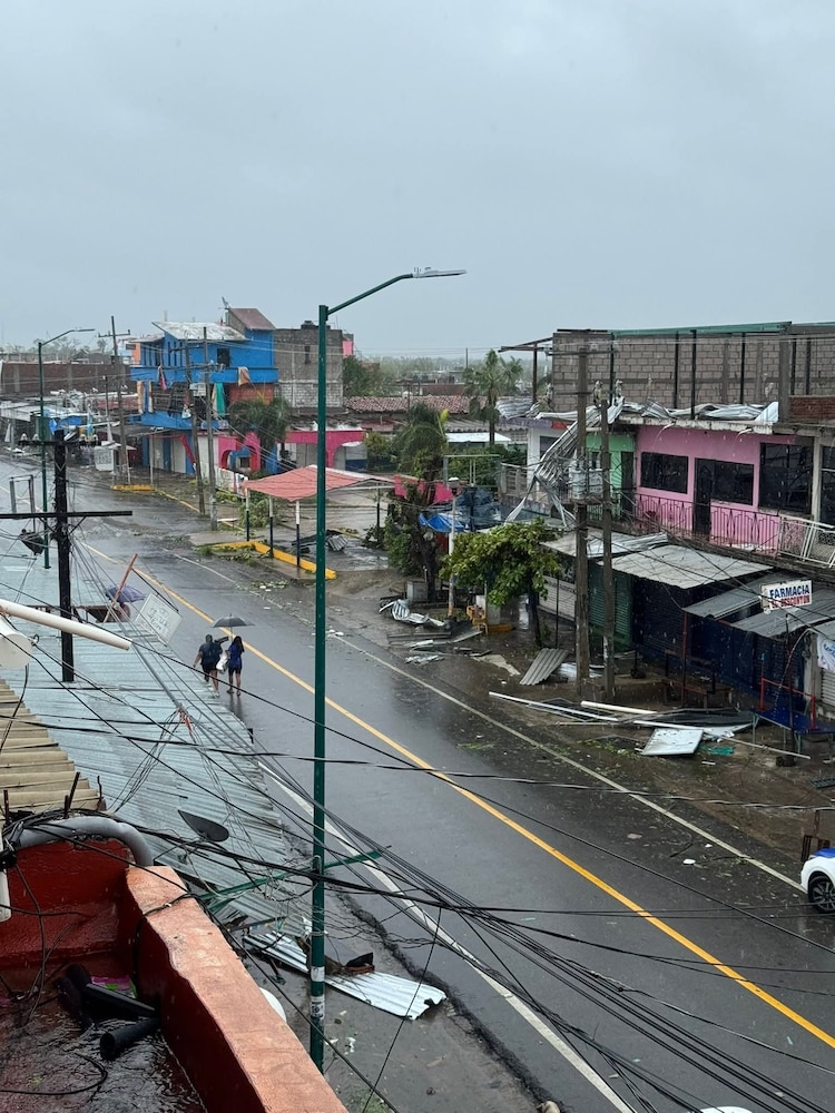 Daños en Cuajinicuilapa.