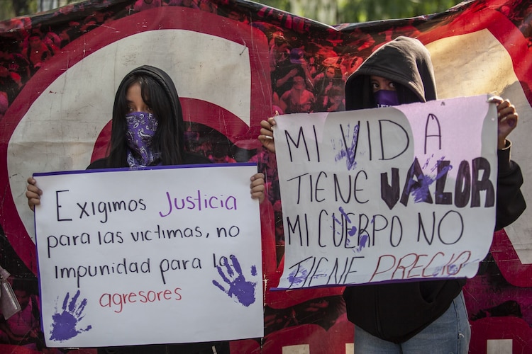 Estudiantes del IPN protestan por la absolución de un juez hacia Diego “N”, el pasado martes.