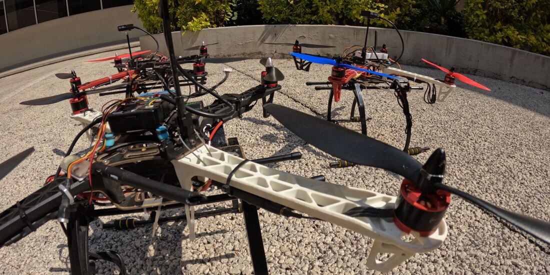 El grupo Drones UPIITA del IPN utiliza Inteligencia Artificial para lograr coordinación y autonomía en enjambres de drones.