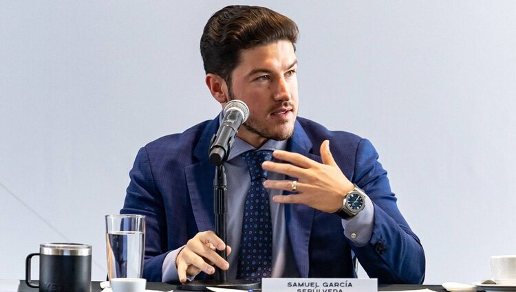 La propuesta de establecer la base de operaciones en la aduana Colombia fue una propuesta del gobernador de Nuevo León, Samuel García Sepúlveda.