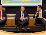 El expresidente Carlos Salinas de Gortari reapareció públicamente en la Universidad de Harvard para debatir la situación de México.