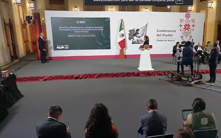 El titular de SICT en Palacio Nacional.