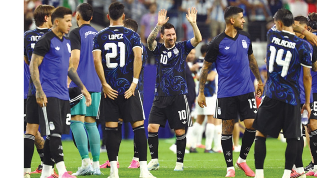 futbolistas argentinos tras el juego ante Jordania, el sábado 27 de junio.